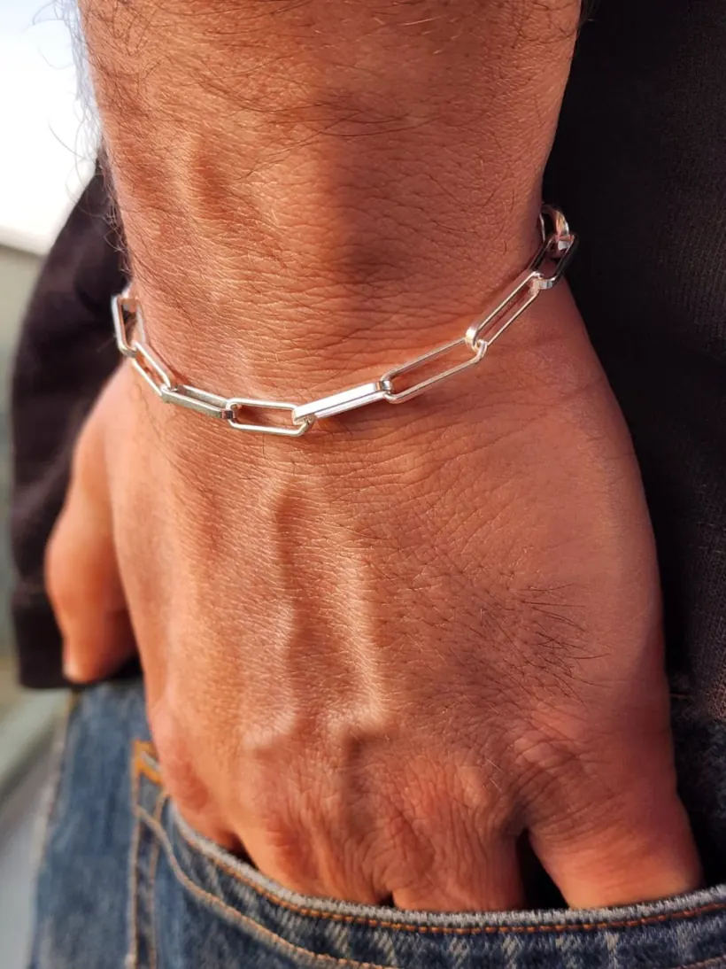 سوار فضة، أثناء ارتدائه